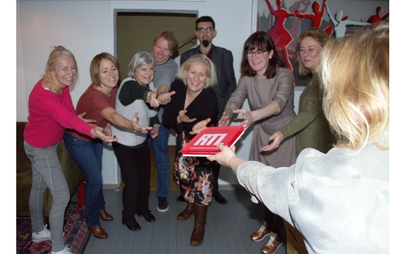 group of Ambulanzwonsch volunteers receive the RTL personality-of-the-year Award